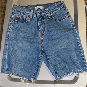 High rise Levi Shorts